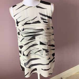 DKNYC Black and White Sleeveless Top